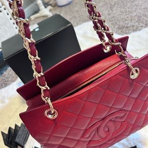 CHANEL RED PETITE TIMELESS TOTE 24 K CAVIAR RARE!!